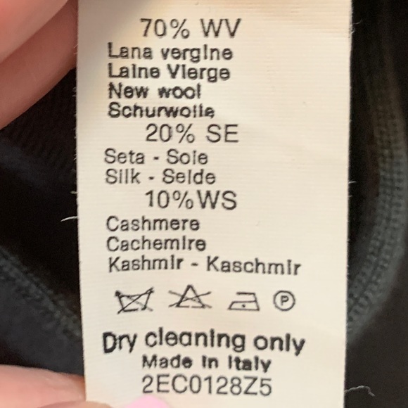 (K221) NWT Giorgio Armani Made In Italy Women’s Sz 4/US Button Up Sweater, Black - Picture 10 of 13